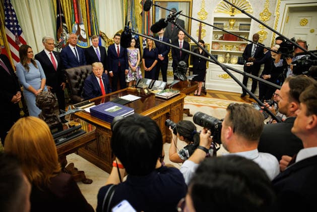 United States President Donald J Trump answers questions from reporters after announcing new most favored nation? pricing for some drugs in the Oval Office at the White House on September 18, 2026 in Washington, D.C. Many countries have negotiated prices for certain drugs that are significantly lower than what Americans pay for the same medication and the new deal will allow states Medicaid programs to benefit from those lower prices. Copyright: xSamuelxCorumx xPoolxviaxCNPx MediaPunchx