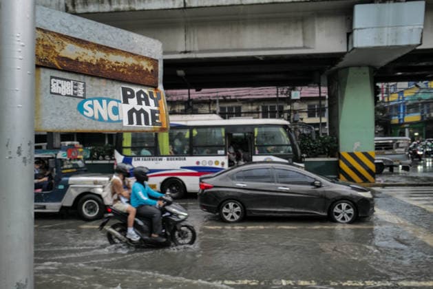 September 18, 2026, Philippines: Southwest monsoon brought by tropical cyclone Dujuan outside the Philippine Area of Responsibility brings thunderstorms and flash floods within the metropolitan of Metro Manila and neighboring provinces. Typhoon Dujuan, Typhoon No. 25, has a sustained winds of 120 km hr near the center with a gustiness up to 150 km hr. The storm continues to travel towards Japan. Philippines  - ZUMAr240 20260918_zip_r240_066 Copyright: xMarcxDominicxRostratax