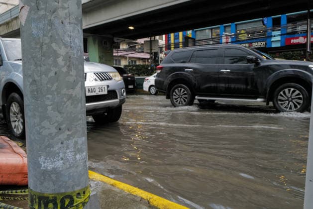 September 18, 2026, Philippines: Southwest monsoon brought by tropical cyclone Dujuan outside the Philippine Area of Responsibility brings thunderstorms and flash floods within the metropolitan of Metro Manila and neighboring provinces. Typhoon Dujuan, Typhoon No. 25, has a sustained winds of 120 km hr near the center with a gustiness up to 150 km hr. The storm continues to travel towards Japan. Philippines  - ZUMAr240 20260918_zip_r240_062 Copyright: xMarcxDominicxRostratax