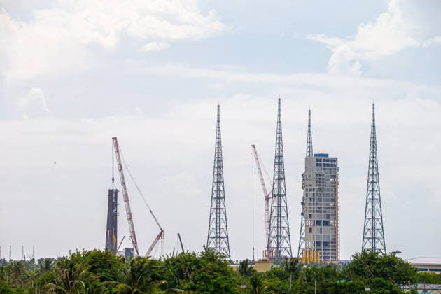 WENCHANG, CHINA - SEPTEMBER 19: Construction work is underway at launch pad 301 of the Wenchang Spacecraft Launch Site on September 19, 2026 in Wenchang, Hainan Province of China. The facility serves as a major launch center for China s space program.  Copyright: xVCGx 111667942951