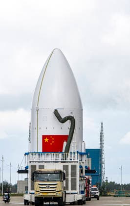 WENCHANG, CHINA - SEPTEMBER 19: The Long March 8A Y11 carrier rocket and its payload are transferred from the technical area to Launch Pad No. 1 at the Hainan Wenchang Commercial Space Launch Site on September 19, 2026 in Wenchang, Hainan Province of China. The transfer took place after the rocket and payload completed testing work in the technical zone.  Copyright: xVCGx 111667948648