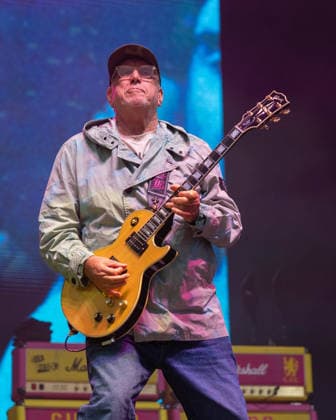 September 18, 2026, Chicago, Illinois, USA: STEVE JONES of English punk rock bad the Sex Pistols during Riot Fest Music Festival in Chicago, Illinois Chicago USA  - ZUMAs135 20260918_zap_s135_174 Copyright: xDanielxDeSloverx