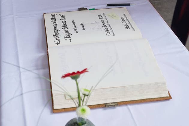 Freilassing, Germany, September 18, 2026—Rail Day 2026 at Lokwelt Freilassing. Pictured: Signing the Freilassing guest book at Lokwelt Freilassing, Bavaria Copyright: xFotostandx xWassmuthx