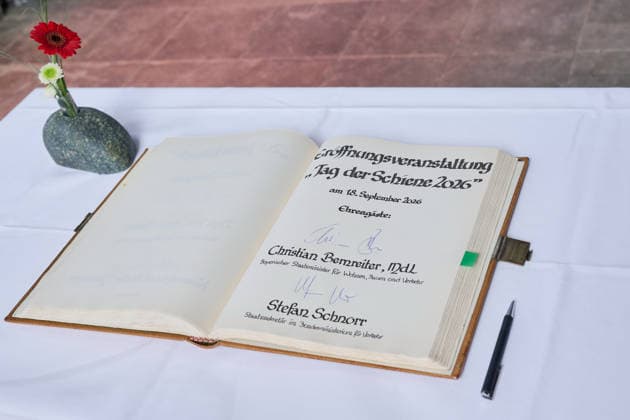 Freilassing, Germany, September 18, 2026—Railway Day 2026 at Lokwelt Freilassing. Pictured: Signing the Freilassing guestbook at Lokwelt Freilassing, Bavaria Copyright: xFotostandx xWassmuthx
