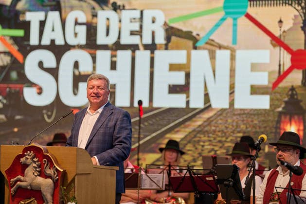 Freilassing, Germany, September 18, 2026: Rail Day 2026 at Lokwelt Freilassing. Pictured: Christian Bernreiter, Bavarian Minister of State for Transportation and member of the State Parliament. Welcome address: Lokwelt Freilassing, Bavaria Copyright: xFotostandx xWassmuthx