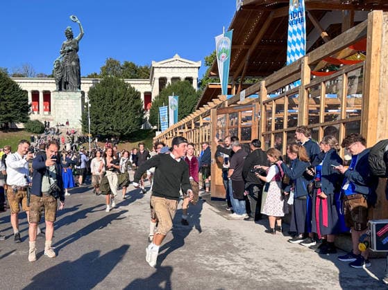 The Grand Opening, The Gates Are Open, Oktoberfest Opening 2026 in Munich, September 19, 2026, Munich, Bavaria, Germany Copyright: xkolbert-press UlrichxGamelx