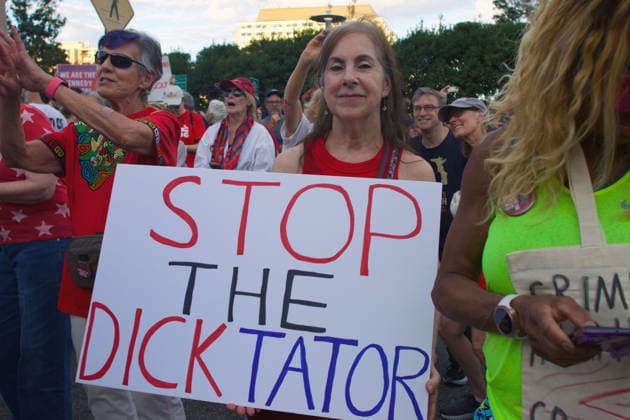 September 18, 2026, Washington, D.C, USA: Thousands of demonstrators gather outside the John F. Kennedy Center for the Performing Arts in Washington, D.C. Organized by the activist group Hands Off the Arts, the Hands Around the Kennedy Center rally drew participants to the iconic cultural venue to protest President Donald Trump s recent threats to demolish the building. Washington USA  - ZUMAd225 20260918_znp_d225_014 Copyright: xZoraidaxDiazx