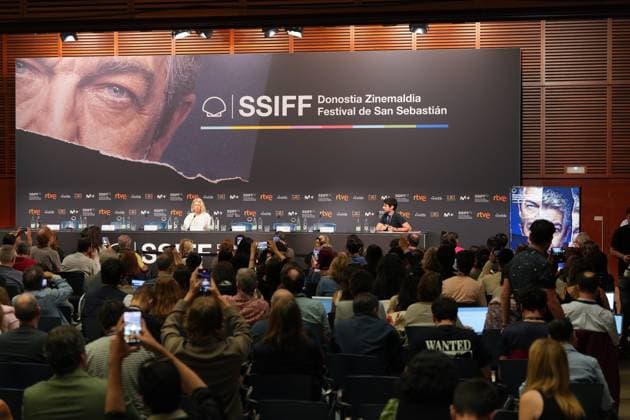 Naomi Watts Presents the Feature Film *The Housewife* at the San Sebastián Film Festival Actress Naomi Watts speaks to the media during the presentation of the film *The Housewife* as part of the 74th edition of the San Sebastián Film Festival, on September 19, 2026, in San Sebastián, Guipúzcoa, Basque Country, Spain. In addition to presenting the film, Watts received a Donostia Award at this year’s festival in recognition of her professional career. SEPTEMBER 19, 2026 San Sebastián, Guipúzcoa, Basque Country, Spain  Copyright: xUnanuex 7784992