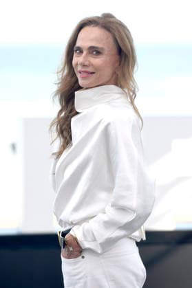 Lena Olin at the photocall for the movie *The Housewife* at the 74th San Sebastián International Film Festival (Festival Internacional de Cine de San Sebastián) on the Kursaal Terrace in San Sebastián, September 19, 2026 Foto:xC.xNiehausx xFuturexImagex housewife_6911