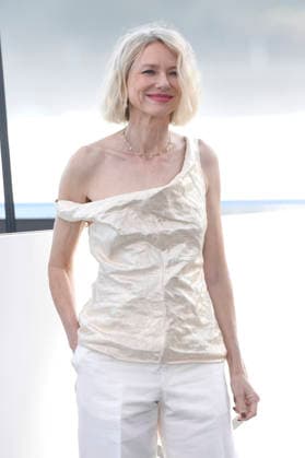 Naomi Watts at the photocall for the movie *The Housewife* at the 74th San Sebastián International Film Festival (Festival Internacional de Cine de San Sebastián) on the Kursaal Terrace in San Sebastián, September 19, 2026 Foto:xC.xNiehausx xFuturexImagex housewife_6917