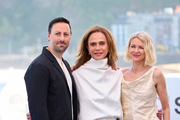 San Sebastian - The Housewife Photocall Ben Shirinian, Naomi Watts, Lena Olin attended The Housewife Photocall during 74th San Sebastian International Film Festival at Kursaal Palace on September 19, 2026 in Donostia San Sebastian, Spain Photo by ABACAPRESS.COM San Sebastian Euskadi Spain  Copyright: xABACAx