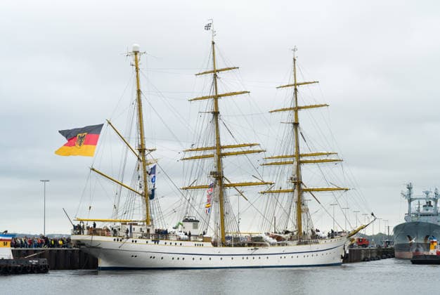 German Navy: The training sailing ship Gorch Fock arrives in Kiel after a long voyage abroad. With its home flag flying, the training sailing ship Gorch Fock is towed to its berth at the Kiel Naval Base with the assistance of a tugboat, amid great enthusiasm from the ship’s crew. Kiel, Kiel Fjordde Schleswig-Holstein Germany