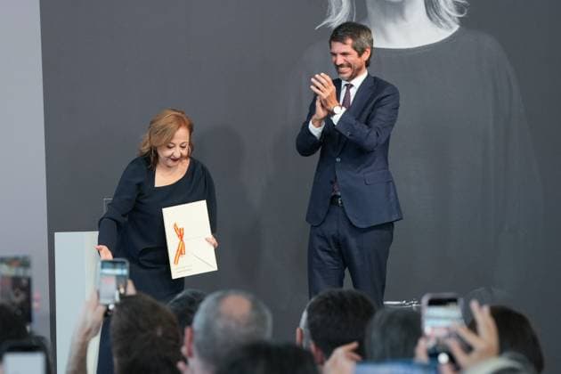 Carmen Machi, 2026 National Film Award Winner Actress Carmen Machi (left), accompanied by Minister of Culture Ernest Urtasun (right), during the National Film Award ceremony on September 19, 2026, in San Sebastián, Guipúzcoa, Basque Country, Spain. The National Film Award, presented as part of the San Sebastián Film Festival, recognizes the most outstanding contribution to Spanish cinema, as demonstrated primarily through a work made public or professional work carried out during the year 2025, or, in duly justified exceptional cases, it is awarded in recognition of a lifetime achievement. SEPTEMBER 19, 2026 San Sebastián, Guipúzcoa, Basque Country, Spain  Copyright: xUnanuex 7785399