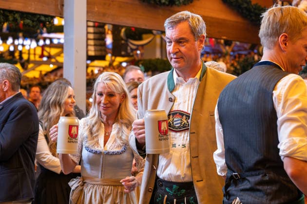 Karin Baumueller Soeder with Dr. Markus Soeder, Minister-President of the Free State of Bavaria, at the 2026 Oktoberfest opening in Munich, September 19, 2026, Munich, Bavaria, Germany Copyright: xkolbert-press UlrichxGamelx