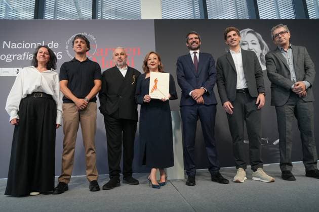 Carmen Machi, 2026 National Film Award Winner Actress Carmen Machi 4i, screenwriter Diego San José 2i, director Félix Sabroso 3i, Minister of Culture Ernest Urtasun 3d, and the mayor of Donosti, Jon Insausti 2d, during the ceremony to present the National Film Award to Carmen Machi on September 19, 2026, in San Sebastián, Guipúzcoa, Basque Country, Spain. The National Film Award, presented as part of the San Sebastián Film Festival, recognizes the most outstanding contribution to Spanish cinema, preferably demonstrated through a work made public or professional work carried out during the year 2025, or, in duly justified exceptional cases, it is awarded in recognition of a lifetime achievement. SEPTEMBER 19, 2026 San Sebastián, Guipúzcoa,  Copyright: xUnanuex 7785447