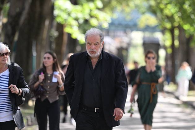 Catherine Ringer Funeral at Montmartre Cemetery - Paris Raphael Mezrahi arriving at the funeral of Catherine Ringer, legendary French artist and singer of rock duo Les Rita Mitsouko, at Montmartre cemetery in Paris, France on September 19, 2026. Author, composer and performer over 40 years of artistic commitment, Catherine Ringer died of an aggressive cancer on September 14. Photo by Florian Poitout ABACAPRESS.COM Paris France  Copyright: xPoitoutxFlorian ABACAx
