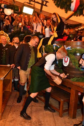 Dominik Krause, Mayor of Munich, Beer, Wiesn, Opening, 2026, Theresienwiese, Schottenhammel, Festzelt, Oktoberfest, Munich, September 19, 2026