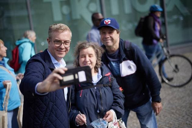 CDU Campaign Wrap-Up with Stefan Evers ** FOR EDITORIAL USE ONLY ** EDITORIAL USE ONLY ** p Stefan Evers, CDU lead candidate and Senator for Finance, poses for photos with supporters at his party’s campaign wrap-up event in Tempelhof. Tomorrow, a new House of Representatives will be elected. Germany, Berlin. Copyright JörgxCarstensen Copyright: JörgxCarstensen doc87o42zh78kjvvqz7u9q ,EDITORIAL USE ONLY Copyright: JörgxCarstensen