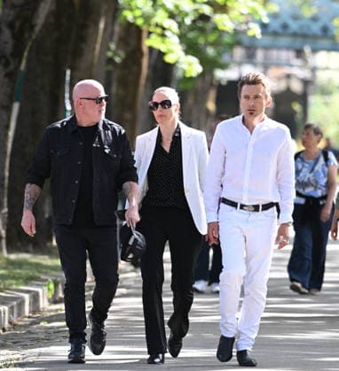 Catherine Ringer Funeral at Montmartre Cemetery - Paris Greg Zlap (R) arriving at the funeral of Catherine Ringer, legendary French artist and singer of rock duo Les Rita Mitsouko, at Montmartre cemetery in Paris, France on September 19, 2026. Author, composer and performer over 40 years of artistic commitment, Catherine Ringer died of an aggressive cancer on September 14. Photo by Florian Poitout ABACAPRESS.COM Paris France  Copyright: xPoitoutxFlorian ABACAx