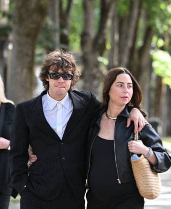 Catherine Ringer Funeral at Montmartre Cemetery - Paris Guest arriving at the funeral of Catherine Ringer, legendary French artist and singer of rock duo Les Rita Mitsouko, at Montmartre cemetery in Paris, France on September 19, 2026. Author, composer and performer over 40 years of artistic commitment, Catherine Ringer died of an aggressive cancer on September 14. Photo by Florian Poitout ABACAPRESS.COM Paris France  Copyright: xPoitoutxFlorian ABACAx