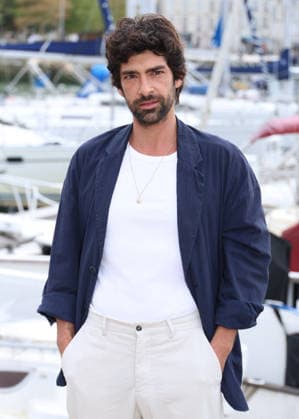 Folco Marchi Photocall for the series *Un si grand soleil* at the 28th edition of the La Rochelle TV Fiction Festival on September 19, 2026 Denis Guignebourg Bestimage Photocall for the series *Un si grand soleil* at the 28th edition of the La Rochelle TV Fiction Festival on September 19, 2026, La Rochelle, France  Copyright: xDenisxGuignebourgx xBestimagexDenisxGuignebourgx xBestimagex