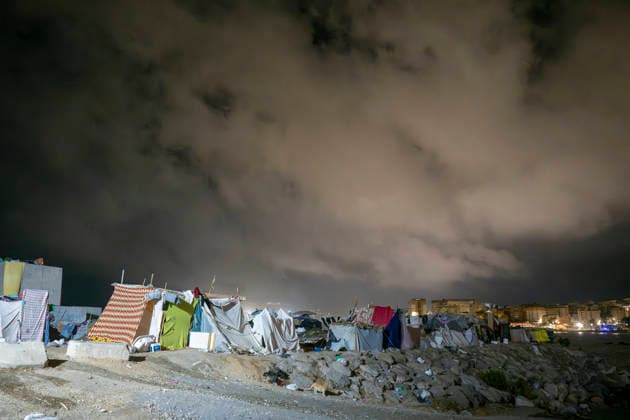 More than 2,000 migrants return to the Trampolín and Benítez beaches in Ceuta after being turned away from the Puerto Migrantes camp Migrants in shanties on Trampolín Beach, September 19, 2026, in Ceuta, Spain. More than 2,000 migrants have returned to the settlements on Ceuta’s Trampolín and Benítez beaches after the temporary reception facility set up in the city’s port reached full capacity. Prior to the transfer on Friday, September 18, it was estimated that more 4,000 undocumented migrants were living in the beach shantytowns. Of these, only 1,700 were able to be accommodated at the Muelle de Poniente camp, while the rest have returned to the beaches. SEPTEMBER 19, 2026 MIGRATION CRISIS Ceuta Ceuta Spain Copyright: xMarcosxMorenox 7786003