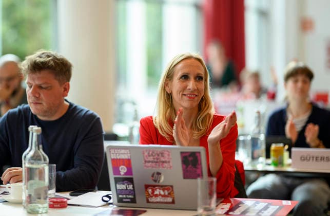 L.R. Sebastian Merkens, State Executive Director and lead candidate, with Alexandra Mehdi, lead candidate for the 2027 North Rhine-Westphalia state election, on September 19, 2026, at the Die Linke NRW State Party Convention, held from September 19 to September 20, 2026, in Mülheim an der Ruhr, Germany, at the Stadthalle