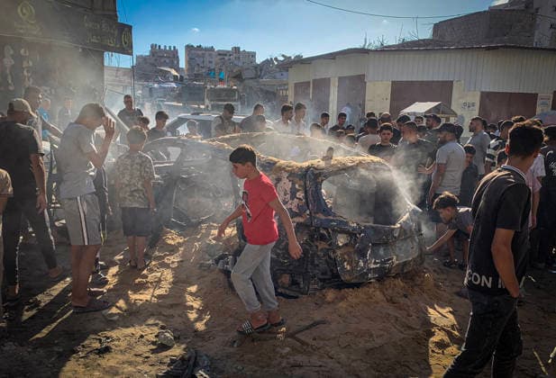 Palestinians Gather at Site of Israeli Strike in Gaza City Palestinians gather at the site of an Israeli airstrike that targeted a civilian vehicle in the Sheikh Radwan neighborhood of Gaza City on September 19, 2026. The strike killed one Palestinian and wounded others, according to medical sources. Photo by Bilal Osama apaimages Gaza city Gaza Strip Palestinian Territory 190926_Gaza_BO_01(40) Copyright: xapaimagesxBilalxOsamax xapaimagesx