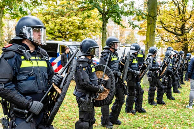 September 19, 2026, Den Haag - The Hague, South Holland, The Netherlands Holland: September 19, 2026, The Hague, the Netherlands. Several hundred anti-immigration and anti-government demonstrators gathered on the Malieveld under the banner Wij Zijn Het Volk, throwing fireworks and uprooted traffic bollards at riot police, who deployed a water cannon. Authorities banned the planned march, dissolved the demonstration and imposed an emergency order over much of the city center. Den Haag - The Hague The Netherlands Holland - ZUMAp202 20260919_zip_p202_007 Copyright: xJamesxPetermeierx