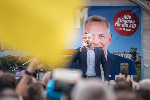 Ulrich Siegmund, the AfD s top candidate and winner of the 2026 state election in Saxony-Anhalt, speaks at the event in Schwerin marking the conclusion of the AfD s campaign for the 2026 state election in Mecklenburg-Western Pomerania, held at Am Markt in Schwerin, Mecklenburg-Western Pomerania, Germany.