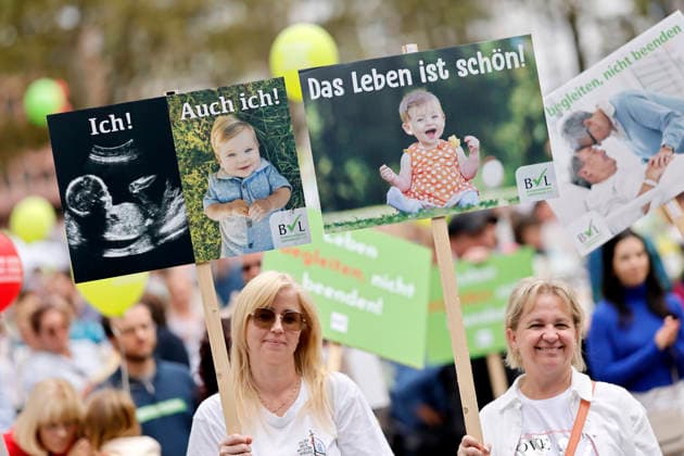 Protesters at the fourth March for Life in Cologne. Protesters hold signs featuring toddlers and slogans such as Me Too and Life Is Beautiful. The March for Life is a demonstration organized by the pro-life movement. It is organized by the Federal A Copyright: xChristophxHardtx