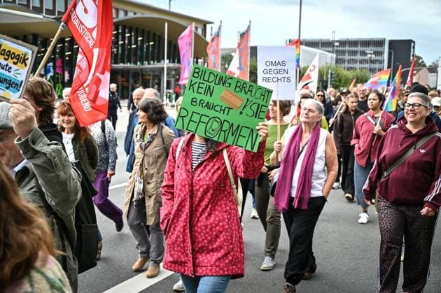 PISA Shock: Education Crisis 2026—Enough Talk, Time for Educational Reform Now! Demonstration by the District Student Council (BSV) and GEW Bochum in Bochum ** FOR EDITORIAL USE ONLY ** EDITORIAL USE ONLY ** p PISA Shock: Education Crisis 2026—Enough Talk, Education Reform Now! Demonstration by the Distri Copyright: UwexMöller doc87o7qf292gzd20sih09 ,EDITORIAL USE ONLY Copyright: UwexMöller