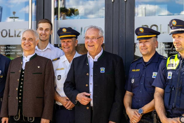 Munich, Bavaria, Germany September 19, 2026: Bavaria™s Minister of the Interior, Joachim Herrmann, speaks during a visit to the Wiesn-Wache at the 191st Oktoberfest in 2026. While there, he learns about the security situation, police operations, and current safety measures