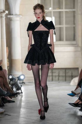 Annie s Spring Summer 2027 at London Fashion Week A model walks the runway during the Annie s Spring Summer 2027 show at London Fashion Week, London, UK, 18 September 2026., Credit:RAY LEUNG Raymond Leung Avalon UK, London  Copyright: xRAYxLEUNGx xRaymondxLeungx xAvalonx 1136411093