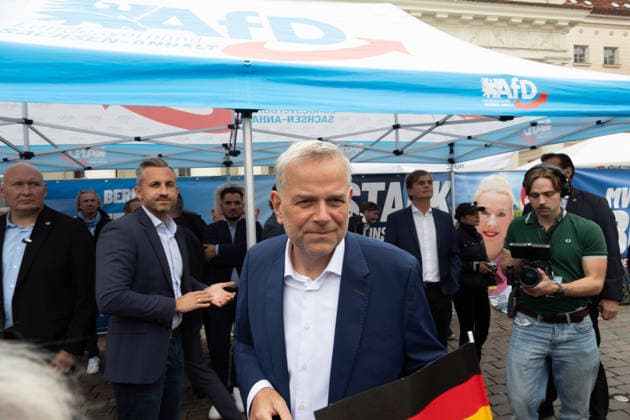 AfD holds final election campaign rally in Schwerin SCHWERIN, GERMANY - SEPTEMBER 19: Alternative for Germany (AfD) politicians Leif-Erik Holm, Ulrich Siegmund and Petra Federau attend the party s final election campaign rally, one day before the Mecklenburg-Vorpommern state election, in Schwerin, Germany, on September 19, 2026. Somaya Abdelrahman Anadolu Schwerin Germany. Editorial use only. Please get in touch for any other usage.  Copyright: x2026xAnadoluxSomayaxAbdelrahmanx