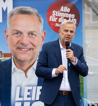 AfD holds final election campaign rally in Schwerin SCHWERIN, GERMANY - SEPTEMBER 19: Alternative for Germany (AfD) politicians Leif-Erik Holm, Ulrich Siegmund and Petra Federau attend the party s final election campaign rally, one day before the Mecklenburg-Vorpommern state election, in Schwerin, Germany, on September 19, 2026. Somaya Abdelrahman Anadolu Schwerin Germany. Editorial use only. Please get in touch for any other usage.  Copyright: x2026xAnadoluxSomayaxAbdelrahmanx