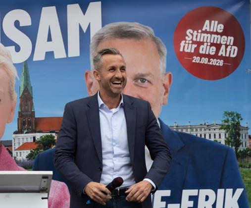 AfD holds final election campaign rally in Schwerin SCHWERIN, GERMANY - SEPTEMBER 19: Alternative for Germany (AfD) politicians Leif-Erik Holm, Ulrich Siegmund and Petra Federau attend the party s final election campaign rally, one day before the Mecklenburg-Vorpommern state election, in Schwerin, Germany, on September 19, 2026. Somaya Abdelrahman Anadolu Schwerin Germany. Editorial use only. Please get in touch for any other usage.  Copyright: x2026xAnadoluxSomayaxAbdelrahmanx
