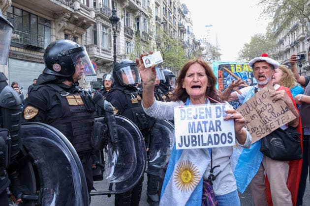 September 19, 2026, Buenos Aires, Buenos Aires, Argentina: The demonstration began at the National Congress (Buenos Aires) to the Plaza de Mayo square. Protesters were voicing complaints over the Milei governmentÃ¢â‚¬â ¢s economic policies, along with an electoral call to move Ã¢â‚¬oetoward defeating Milei. Buenos Aires Argentina  - ZUMAa188 20260919_zip_a188_007 Copyright: xPaulaxAcunzox