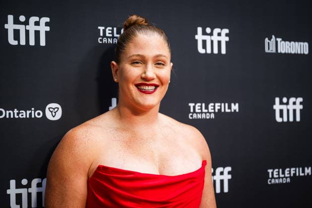 September 19, 2026, Toronto, On, Canada: Sarah Mitton is pictured on the red carpet for Run Terry Run at the Toronto International Film Festival in Toronto, on Saturday, Sept. 19, 2026. Toronto Canada  - ZUMAc35_ 20260919_zaf_c35_109 Copyright: xLauraxProctorx