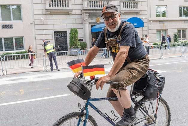 September 19, 2026, New York, New York, USA: Atmosphere as hundreds of participants and spectators attended during German-American Steuben parade on Fifth Avenue, Manhattan in New York, NY on September 19, 2026. New York USA  - ZUMAr339 20260919_znp_r339_025 Copyright: xLevxRadinx