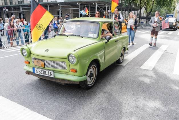 September 19, 2026, New York, New York, USA: Atmosphere as hundreds of participants and spectators attended during German-American Steuben parade on Fifth Avenue, Manhattan in New York, NY on September 19, 2026. New York USA  - ZUMAr339 20260919_znp_r339_049 Copyright: xLevxRadinx