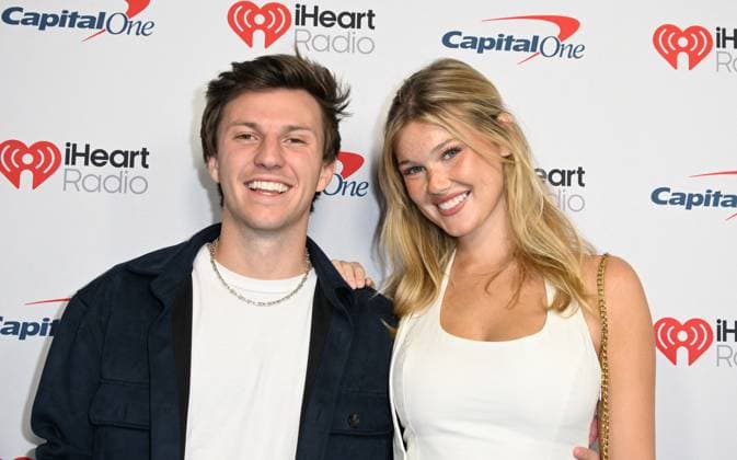 iHeartRadio Music Festival, Night 2 Arrivals for the iHeartRadio Music Festival, Night 2 at T-Mobile arena. 19 Sep 2026 Pictured: Parker Pannell (L) and Sarah Coomer.  Copyright: xThexMegaxAgencyxMBS MEGAx
