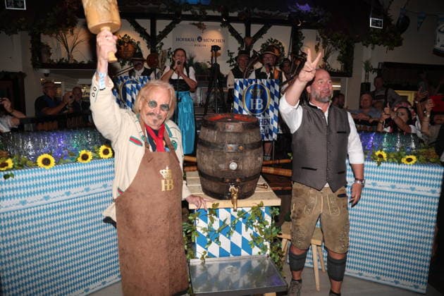 Frank Zander and Björn Schwarz at the Oktoberfest 2026 keg-tapping ceremony at Hofbräu Berlin, Berlin, September 19, 2026 Copyright: xAgenturxMatthiasxWehnertx xM.xGränzdörferx