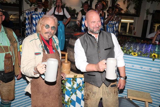 Frank Zander and Björn Schwarz at the Oktoberfest 2026 keg-tapping ceremony at Hofbräu Berlin, Berlin, September 19, 2026 Copyright: xAgenturxMatthiasxWehnertx xM.xGränzdörferx