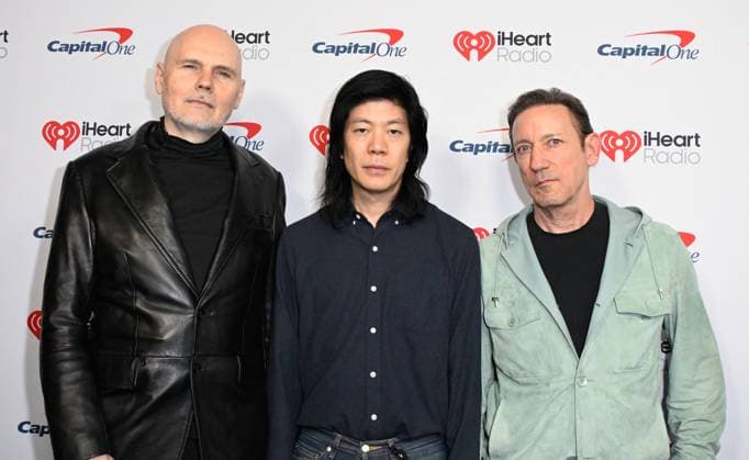 iHeartRadio Music Festival, night 2 Arrivals for the iHeartRadio Music Festival, night 2 at T-Mobile arena. 19 Sep 2026 Pictured: (L-R) Billy Corgan, James Iha and Jimmy Chamberlin of Smashing Pumpkins.  Copyright: xThexMegaxAgencyxMBS MEGAx