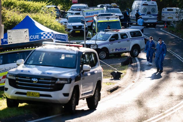 FATAL STABBING BLUE MOUNTAINS, Police and emergency services attended the scene of a stabbing at Valley Heights, Blue Mountains, west of Sydney, Sunday, September 20, 2026. One child has died and two other children and a woman are in a critical condition after a stabbing in the Blue Mountains. ( NO ARCHIVING SYDNEY NSW Australia  Copyright: xSarahxWilsonx 20260920163510707918