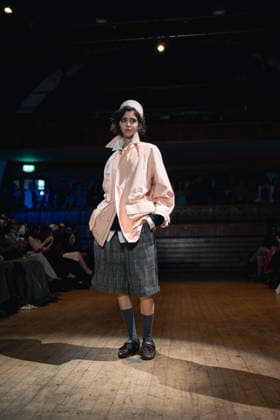 Yuhan Ao Spring Summer 2027 at London Fashion Week A model walks the runway at the Yuhan Ao Spring Summer 2027 show during London Fashion Week, London, UK, 19 September 2026., Credit:Lounis Tiar Avalon United Kingtom, London  Copyright: xLounisxTiarx xAvalonx 1136545559
