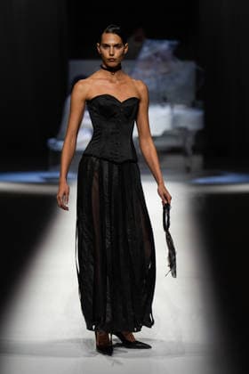 Hu Bing Selects: Urban Grace Spring Summer 2027 at London Fashion Week LONDON, ENGLAND - SEPTEMBER 19: A model walks the runway at the Hu Bing Selects: Urban Grace show during London Fashion Week 2026 on September 19, 2026 in London, England., Credit:Pupat Chenaksara Avalon UK, London  Copyright: xPupatxChenaksarax xAvalonx 1136495777