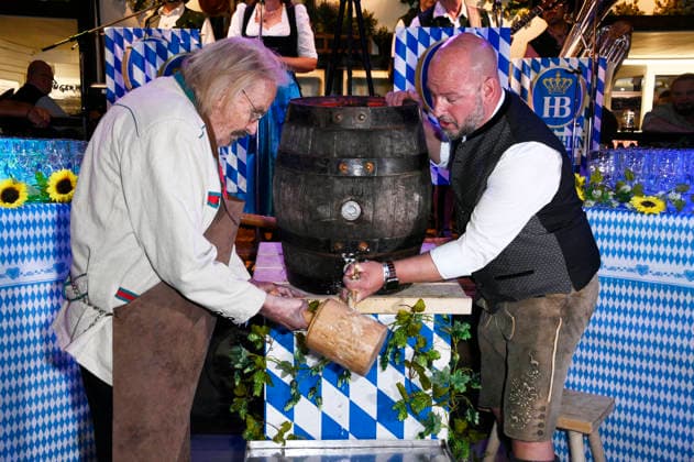 Frank Zander and Björn Schwarz at the Oktoberfest 2026 keg-tapping ceremony at Hofbräu Berlin, Berlin, September 19, 2026 Foto:xN.xKubelkax xFuturexImagex fassanstich_berlin_6930