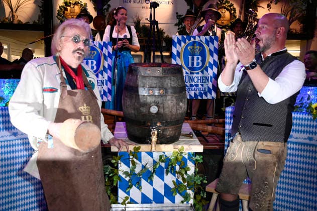 Frank Zander and Björn Schwarz at the Oktoberfest 2026 keg-tapping ceremony at Hofbräu Berlin, Berlin, September 19, 2026 Foto:xN.xKubelkax xFuturexImagex fassanstich_berlin_6932